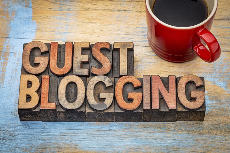 Make money writing online by guest blogging